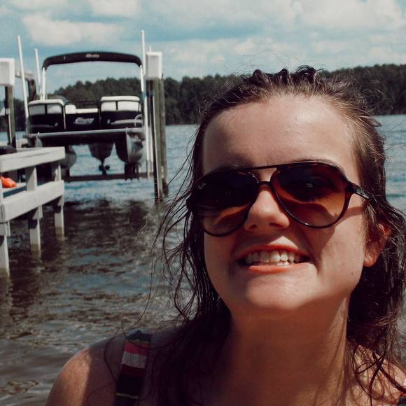 Meet your Posher, Hannah - Picture 1 of 1